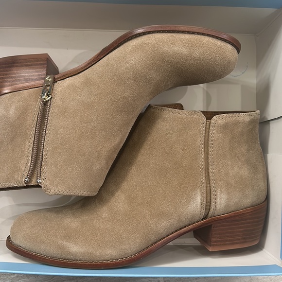 NWT Antonio Melani Ankle Boots - Picture 10 of 10